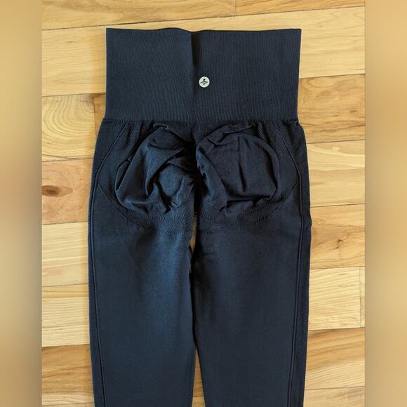 New Halara Seamless Leggings Size XS - Picture 6 of 8